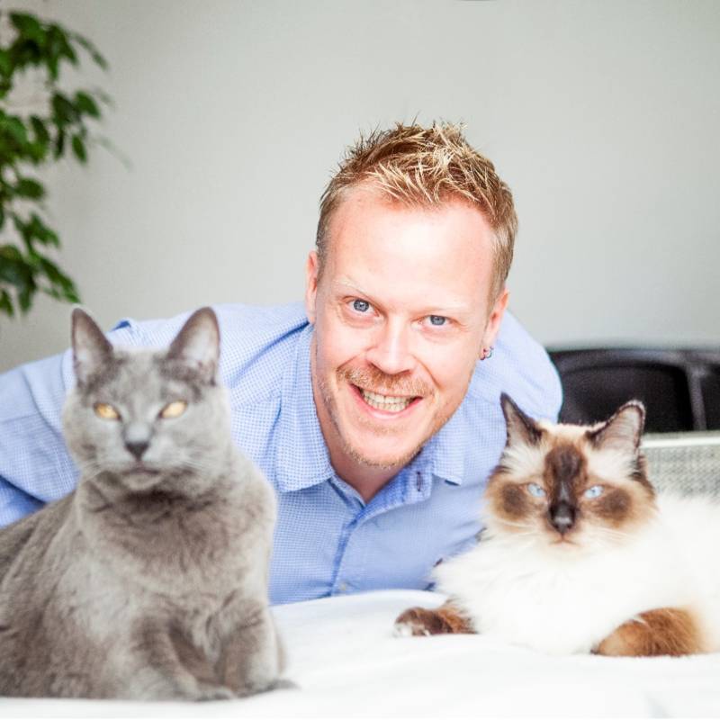 Pet-sitter ZeniPets avec chiens et chats à Saint-Mariens